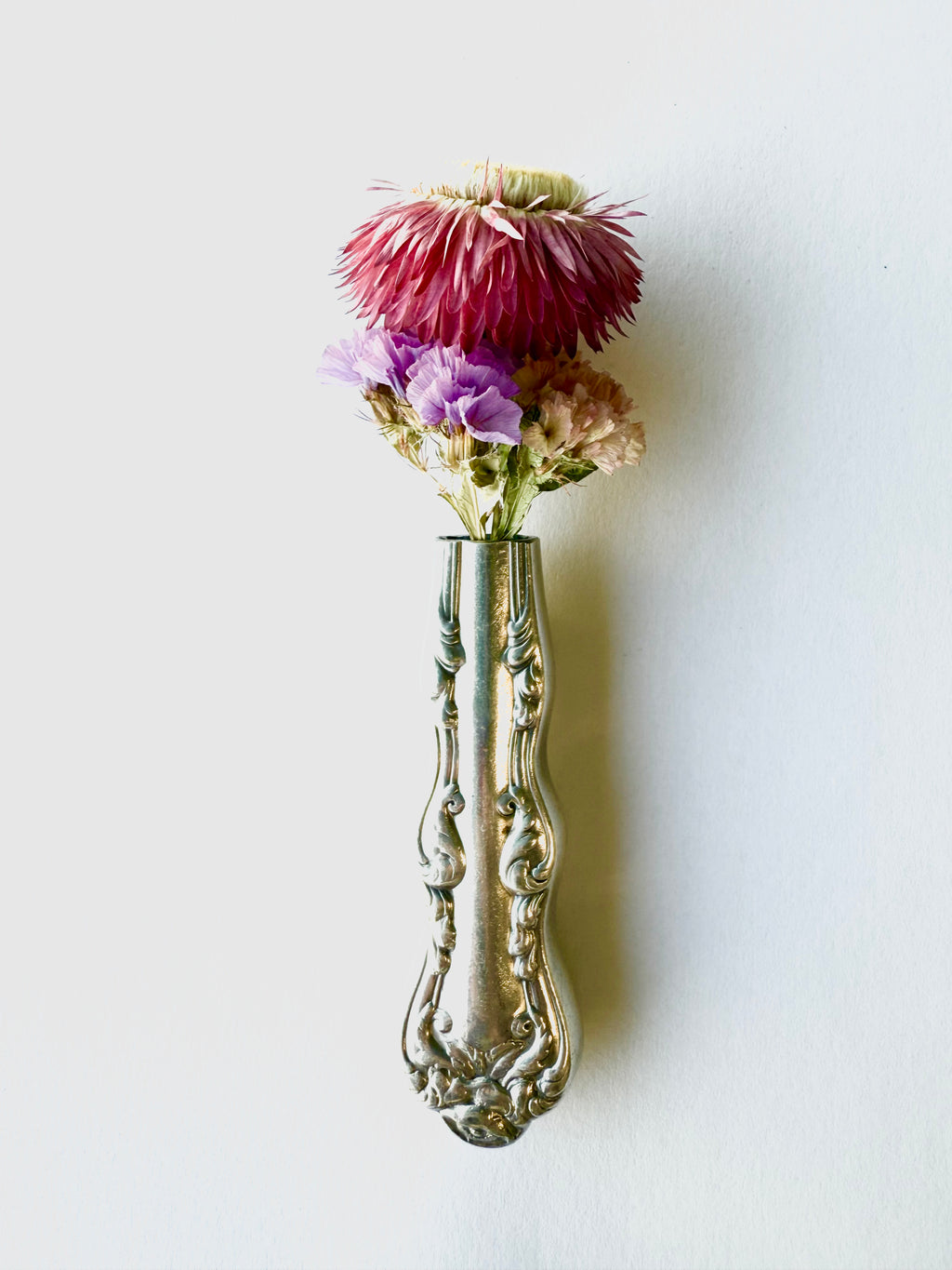 Bud Vase - Timeless Magnetic Vintage Knife Handle Keepsake - KB Studios